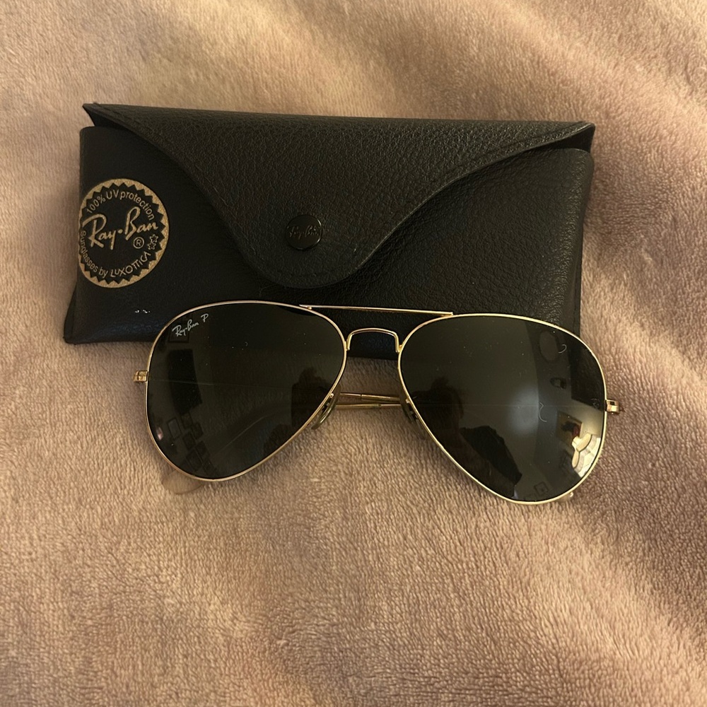 Ray-Ban Aviator Polarized Sunglasses in Gold with Black Lenses